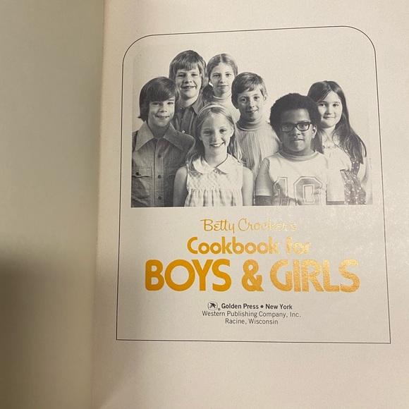 Vintage Betty Crocker Cookbook for Boys & Girls - Picture 4 of 5